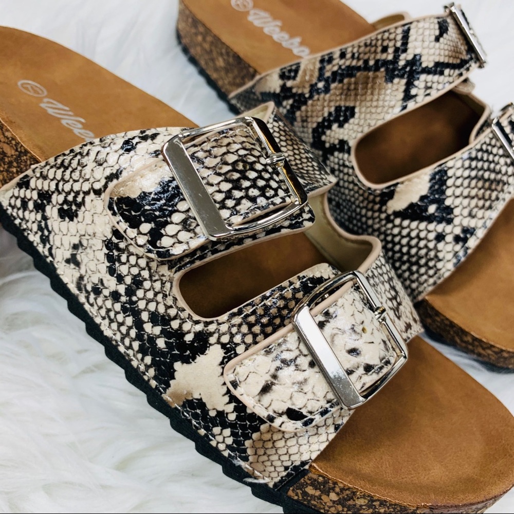 Beige snake buckle sandal - Picture 4 of 5